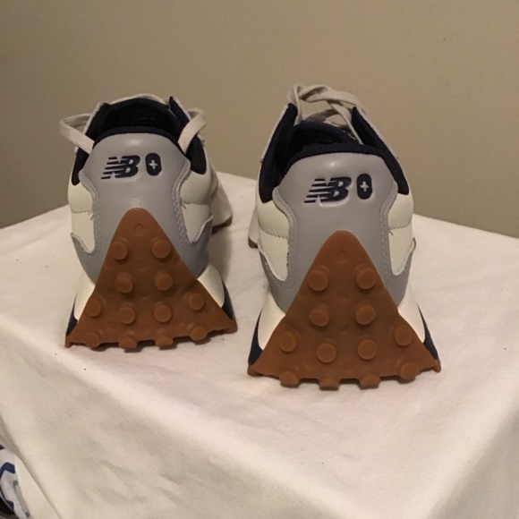 🔥New Balance 327 Figs, size 6.5, new condition, see photos, gorgeous - Picture 5 of 7